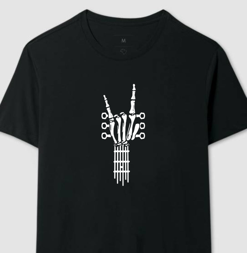 Camiseta Braço de Guitarra em Esqueleto