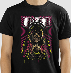 Camiseta Black Sabbath The End Adesivo Mago